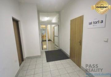 Reality PRENÁJOM kancelárie 23 m2  neďaleko centra mesta, Koceľova ulica