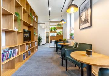 Reality Luxusné administratívne priestory, nadčasové zariadenie, vysoké strop