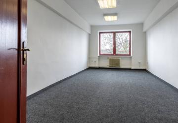 Reality BC TOMÁŠIKOVA 35 - kancelária 19 m2 na prenájom 224€ (vrátane energií)