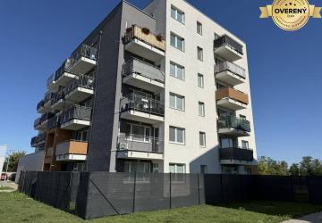 Reality Nový zariadený  3izb. priestor s predzáhradkou. B. Kostol