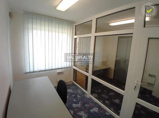 Reality Prenájom, administratívny priestor Veľký Krtíš, prenájom možný aj jednotlivo - EXKLUZÍVNE 