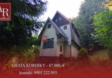 Reality CHATA KORDÍKY - 2 poschodia, 3 izby+kuchynka, kúpelňa - 420 m2 pozemok