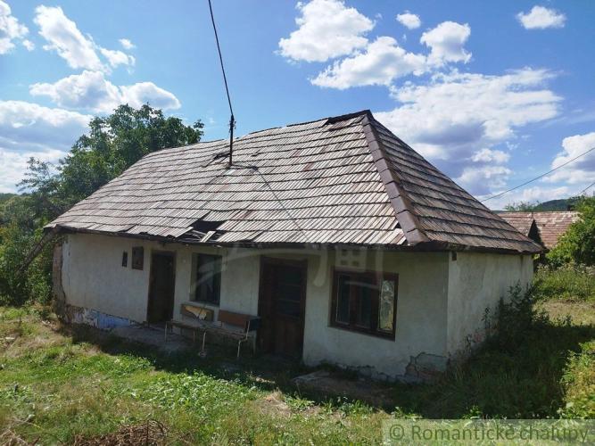 Reality Prebuďte kúzlo starých čias... Chalupa v obci Seľany hľadá nového majiteľa s víziou.