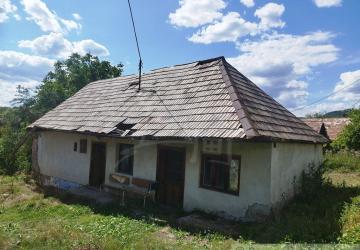 Reality Prebuďte kúzlo starých čias... Chalupa v obci Seľany hľadá nového majiteľa s víziou.