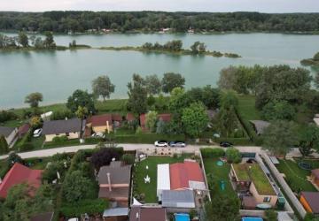 Reality Romantická chata pri jazere ihneď k užívaniu, Vojka