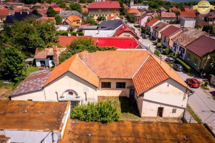 Reality Unikátny investičný polyfunkčný objekt v centre Tornale: býv. synagóga