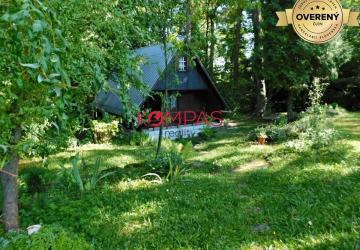 Reality ÚTULNÁ CHATA V STREDE LESA NA SLIAČI, IDEÁLNA NA RELAX S RODINOU