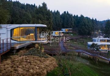 Reality Vesmírna kapsula VESSEL E7 s balkónom a terasou, 38 m2