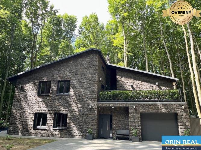 Reality PREDAJ 8 IZB.REKREAČNEJ CHATY - VILY V MODRE HARMÓNII