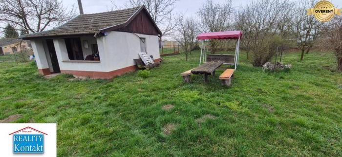 Reality Na predaj výborná záhrada 1640 m2 s domom - chatkou - Pačérok Kolárovo