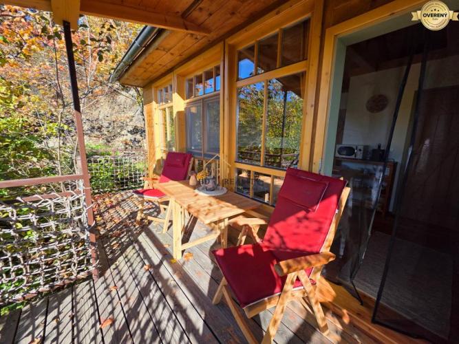 Reality HD reality, predaj romantickej drevenej chaty s výhľadom na mesto