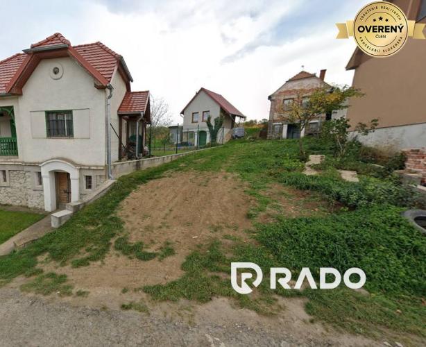 Reality RADO | Vinohradnícky domček s pozemkom v meste Skalica