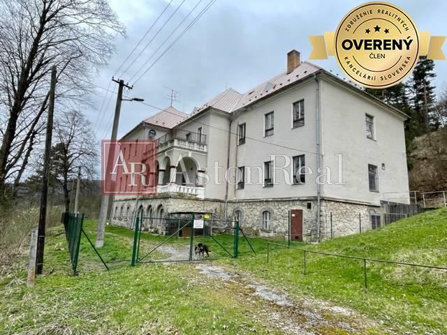 Reality Ponúkame Kaštieľ v nádhernom prostredí prírody na predaj. Domaniža