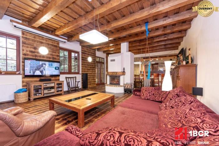 Reality REZERVOVANÉ - RODINNÝ DOM, KOMPLETNE VYBAVENÝ, PRE NÁROČNÉHO KLIENTA