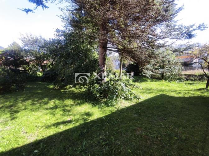 Reality Predaj: Pozemok v centre Liptovskej Osady – 946 m2 s inžinierskymi sieťami a starším domom