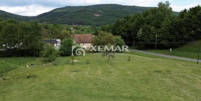 Reality Predaj: Stavebný pozemok 1300 m2 s prípojkami, Nová Baňa – Štále