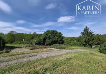 Reality Pozemok určený na výstavbu 1750 m2 napojený na obecný vodovod blízko kúpeľného mesta Dudinc