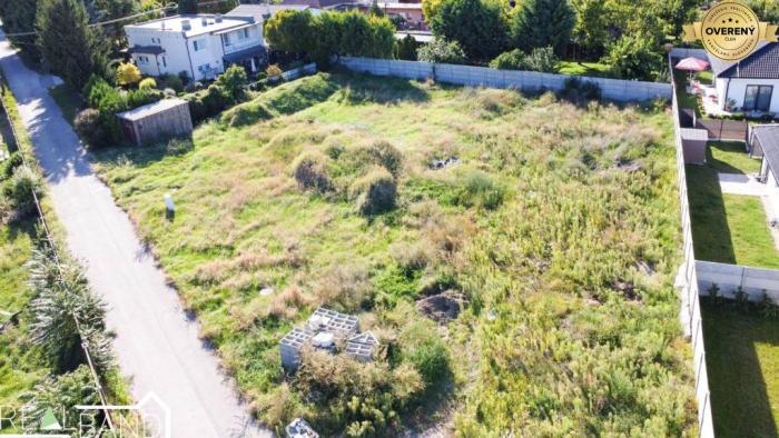 Reality NA PREDAJ - SLNEČNÉ STAVEBNÉ POZEMKY - PAVLICE, 185 EUR/m²