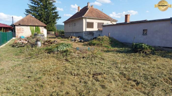 Reality MAXFIN REAL -PREDAJ- Stavebný pozemok so stromami, len 10 min od Nitry
