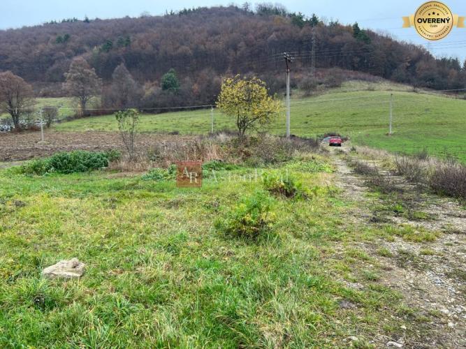 Reality Pozemok na priemyselné, športové, rekreačné účely v obci Lúky- 2.797m2