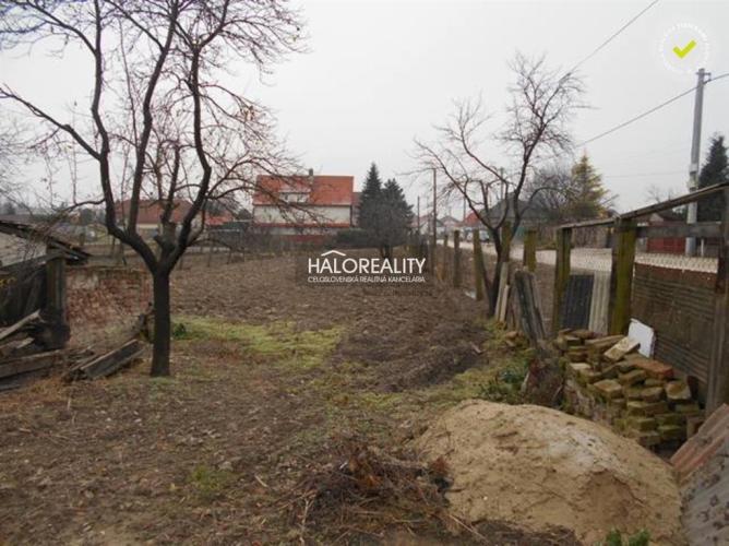 Reality Predaj, pozemok pre rodinný dom 407 m2 Vlčany - ZNÍŽENÁ CENA - EXKLUZÍVNE HALO REALITY
