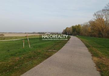 Reality Predaj, pozemok pre rodinný dom   772 m2 Zlatná na Ostrove, Veľký Lél