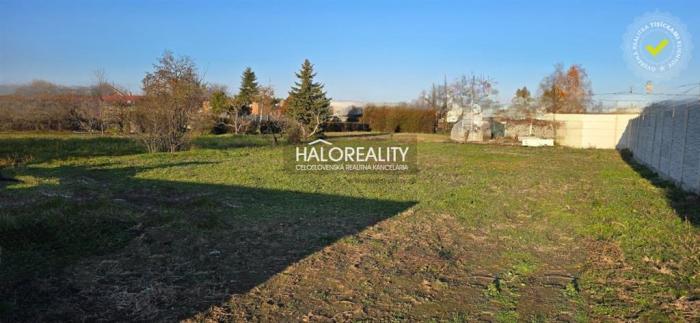 Reality Predaj, pozemok pre rodinný dom   898 m2 Mostová