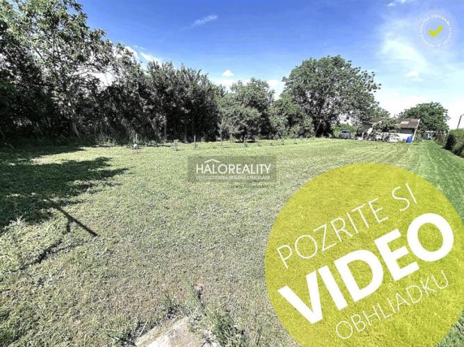 Reality Predaj, pozemok pre rodinný dom 1303 m2 Nové Zámky - EXKLUZÍVNE HALO REALITY
