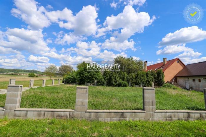 Reality Predaj, pozemok pre rodinný dom   676 m2 Beluša - EXKLUZÍVNE HALO REALITY