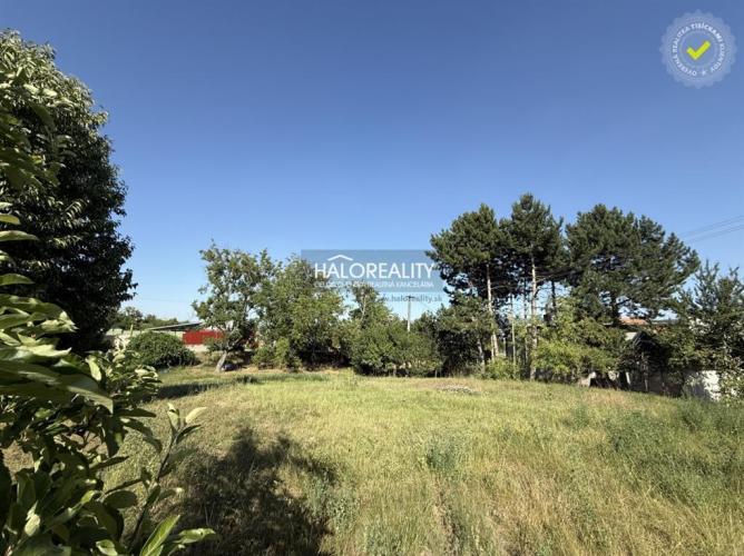 Reality Predaj, pozemok pre rodinný dom   1000 m2 Žabokreky nad Nitrou, Tehelná ul. , slnečný, mimo hla