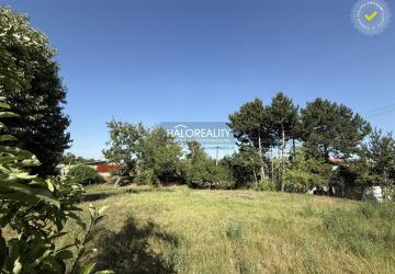 Reality Predaj, pozemok pre rodinný dom   1000 m2 Žabokreky nad Nitrou, Tehelná ul. , slnečný, mimo hla