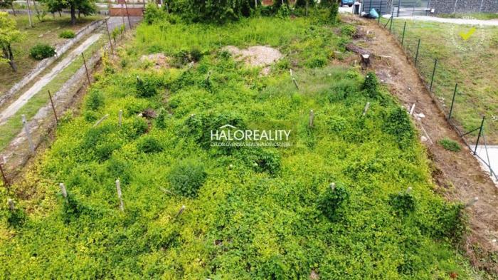 Reality Predaj, pozemok pre rodinný dom   1927 m2 Šoporňa - EXKLUZÍVNE HALO REALITY
