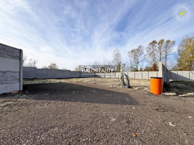 Reality Predaj, pozemok pre rodinný dom   505 m2 Veľký Meder, časť Ižop, IS na pozemku, oplotený - EX