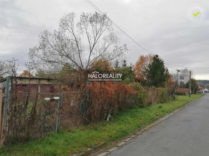 Reality Predaj, pozemok pre rodinný dom   492 m2 Pôtor - ZNÍŽENÁ CENA - EXKLUZÍVNE HALO REALITY