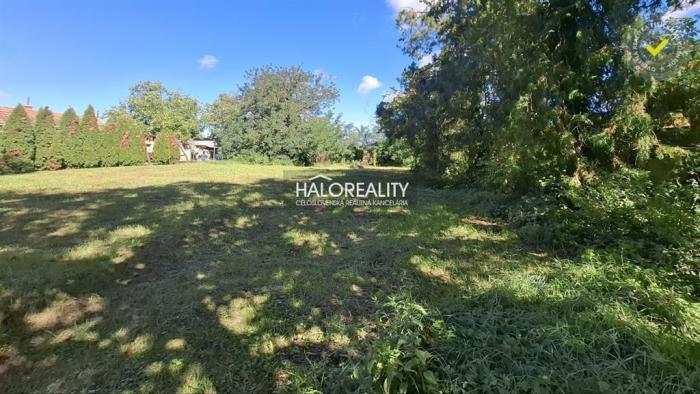 Reality Predaj, pozemok pre rodinný dom   686 m2 Iža - EXKLUZÍVNE HALO REALITY