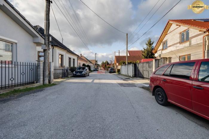 Reality Na predaj - stavebný pozemok v Bernolákove, celková výmera 730 m2