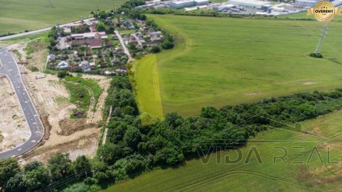 Reality Na predaj pozemok v Pezinku o výmere 3860 m2