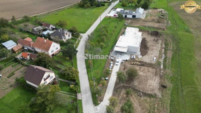 Reality TIMA Real ponúka na predaj pozemok v obci Poriadie u Vlčkov