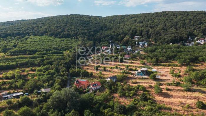 Reality Stavebný pozemok na rodinný dom, 849 m2, Vinohrady