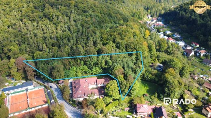 Reality RADO | Pozemok blízko kúpeľného parku Trenčianske Teplice!