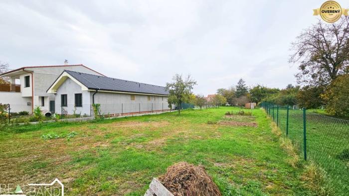 Reality KRÁSNY ROVINATÝ STAVEBNÝ POZEMOK O ROZLOHE 1200 M² DRAHOVCE