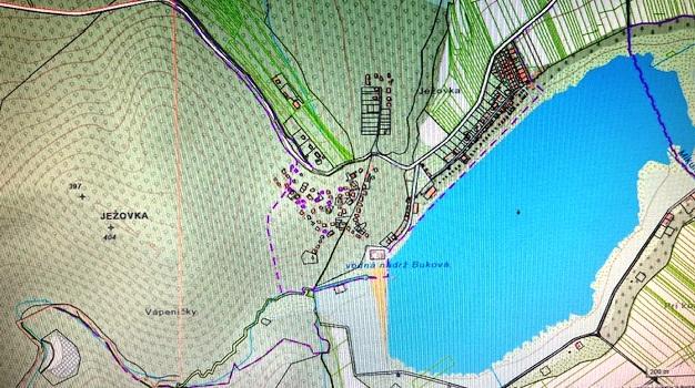 Reality Rekreačný pozemok 3 minúty chôdze od vodnej nádrže Buková