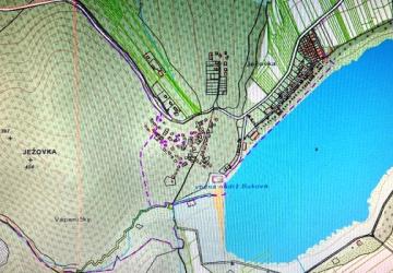 Reality Rekreačný pozemok 3 minúty chôdze od vodnej nádrže Buková