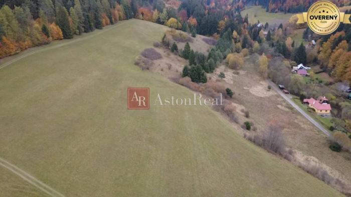 Reality Rozľahlý pozemok pre individuálnu rekreáciu- Čertov 91.147m2