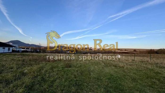 Reality PREDAJ – investičný pozemok na budúcu výstavbu- 596 m2 – Ľubotice