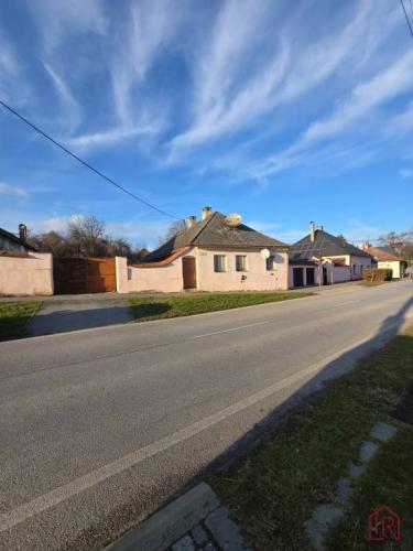 Reality EXKLUZÍVNE Pozemok 1478 m2 s rodinným domom Solivar