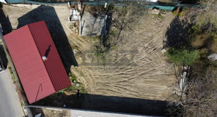 Reality Na predaj pozemok s drevostavbou – Bojnická ul.