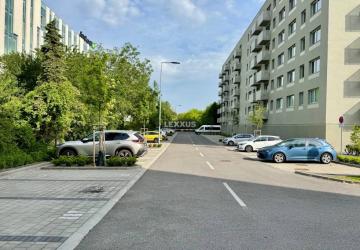 Reality LEXXUS | vnútorné GARÁŽOVÉ STÁTIE, projekt OVOCNÉ SADY, 12 m2