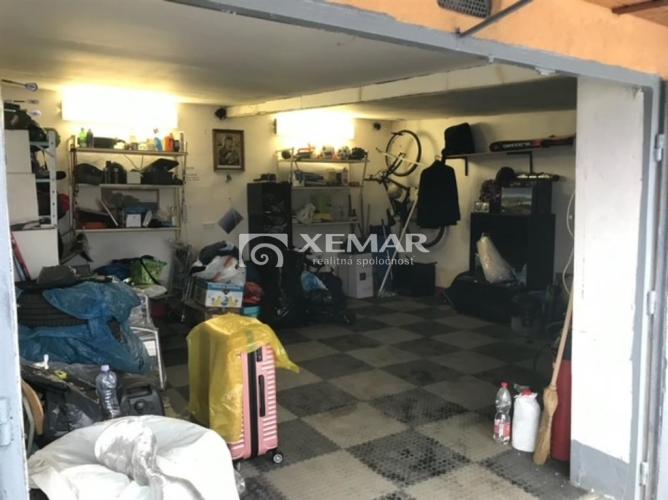 Reality Na predaj dvojgaráž v Žiari nad Hronom na Etape