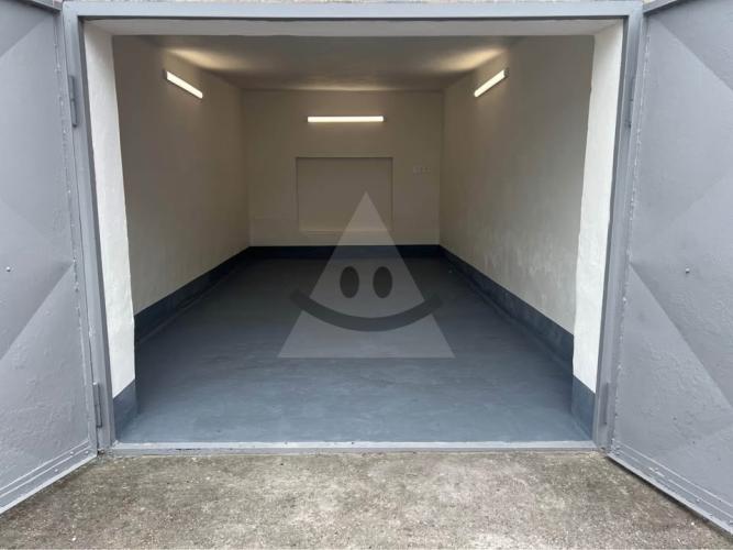 Reality Samostatne stojaca garáž, Komárno, Sídlisko V, Veľký rad